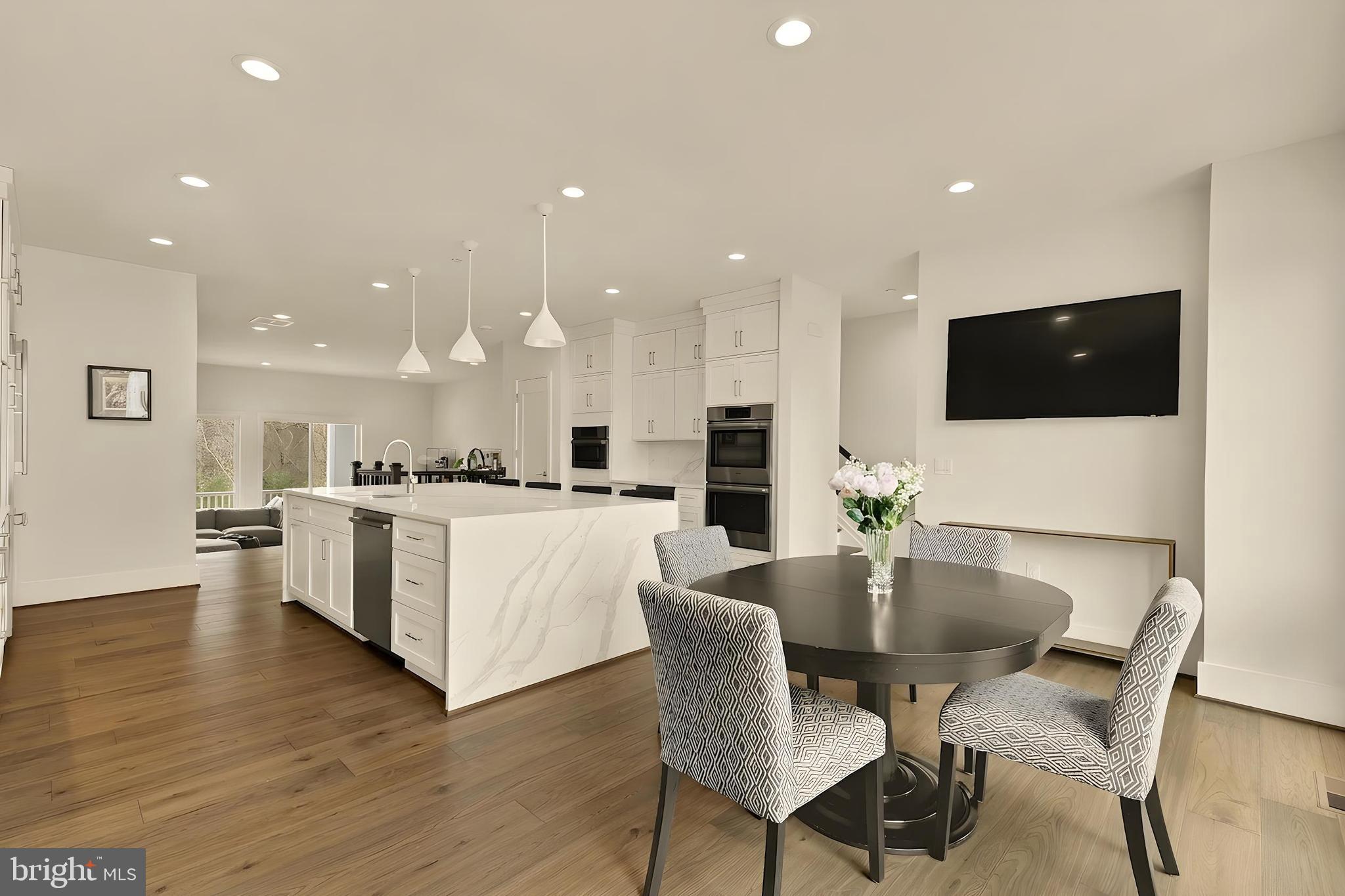 NORTH CHEVY CHASE - Residential