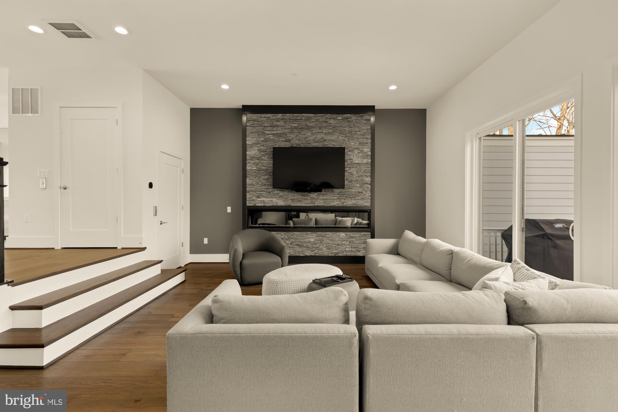 NORTH CHEVY CHASE - Residential