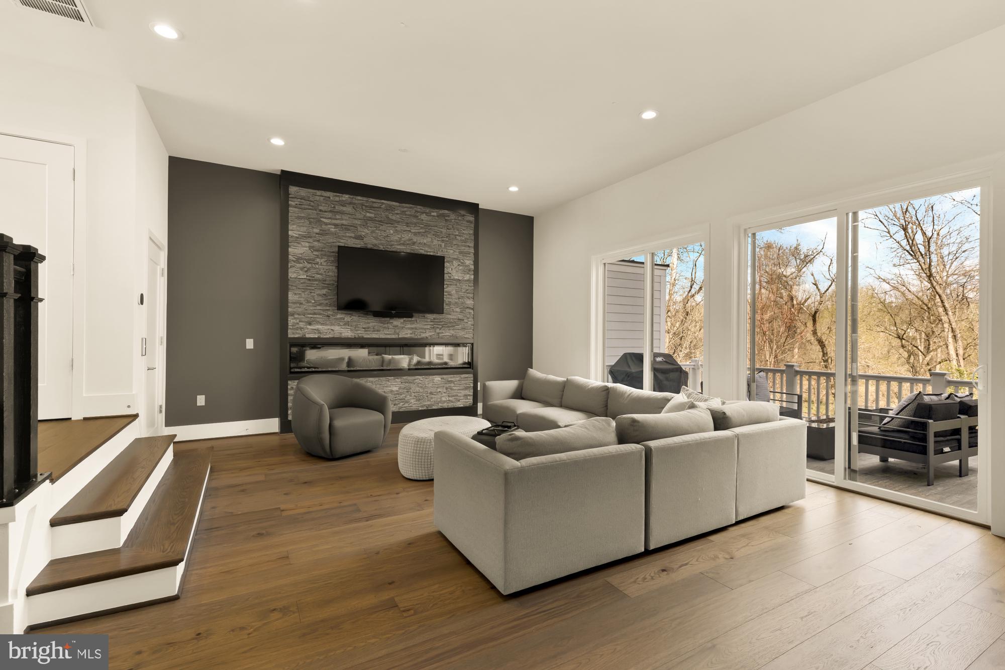 NORTH CHEVY CHASE - Residential