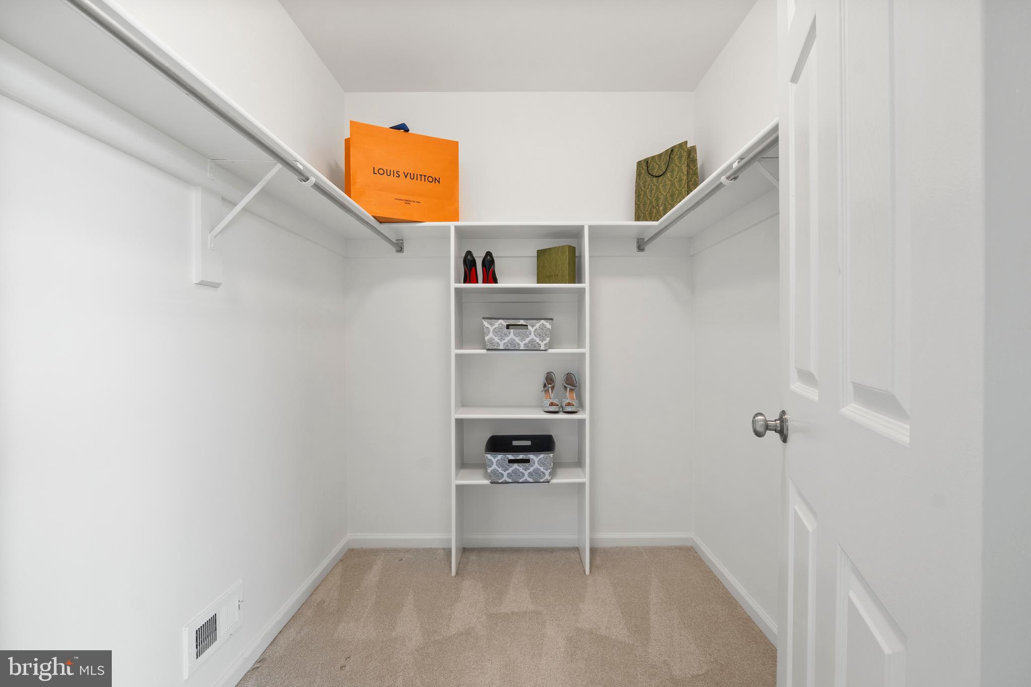 AVENEL - Residential