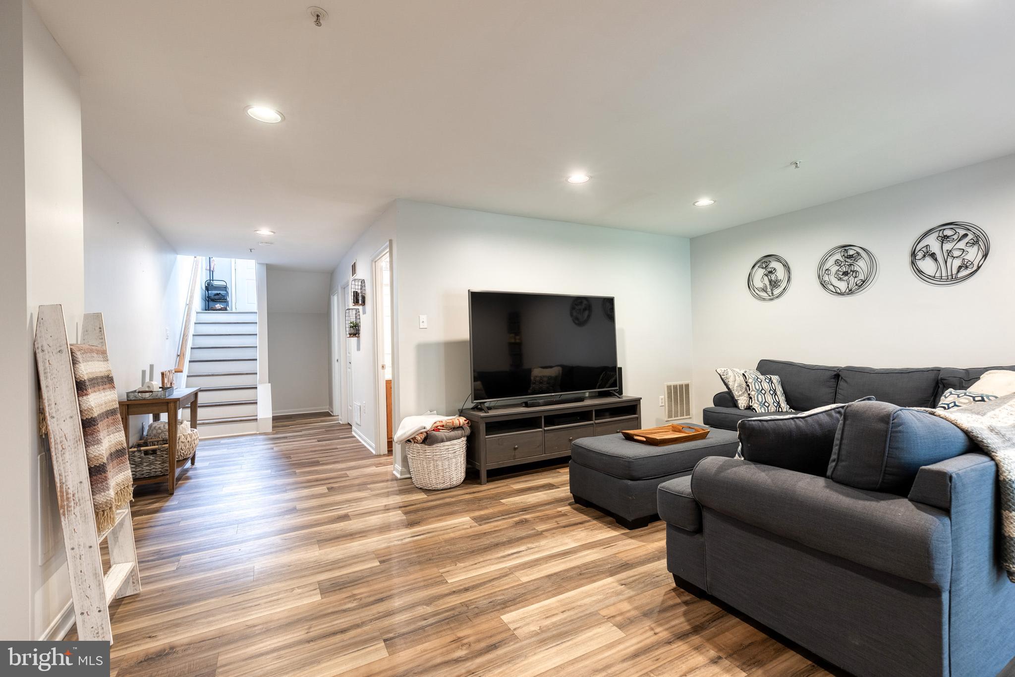 MAIN FARM - Residential