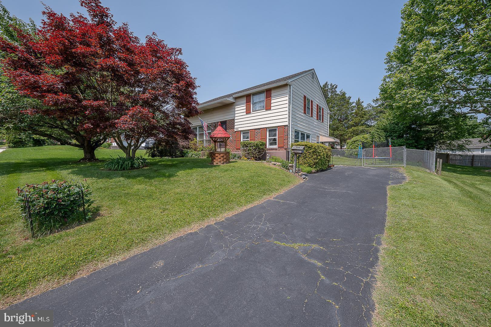 Freshly painted 4 BR split level available for immediate possession. Hardwood floors that are begging to be refinshed back to their original glory. This home features a newer roof and HVAC, Lower level Family room that leads to the fenced in rear yard. Great neighborhood thats convenient to shopping.
