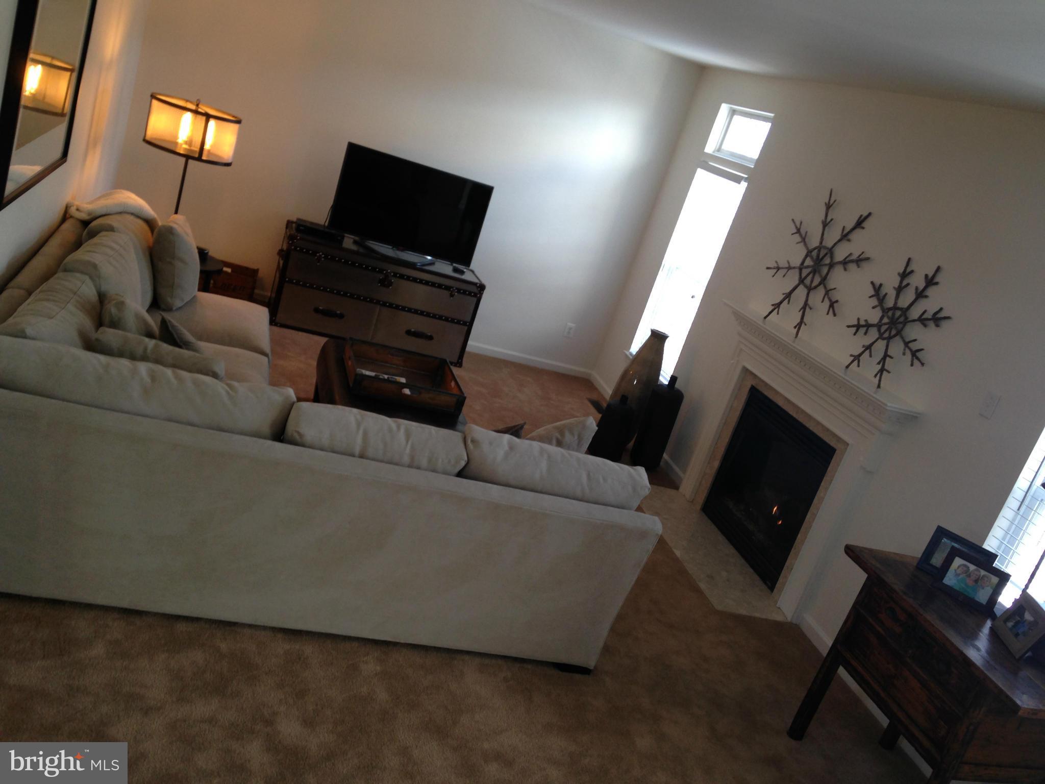 COUNTRY CLUB ESTATES - Residential