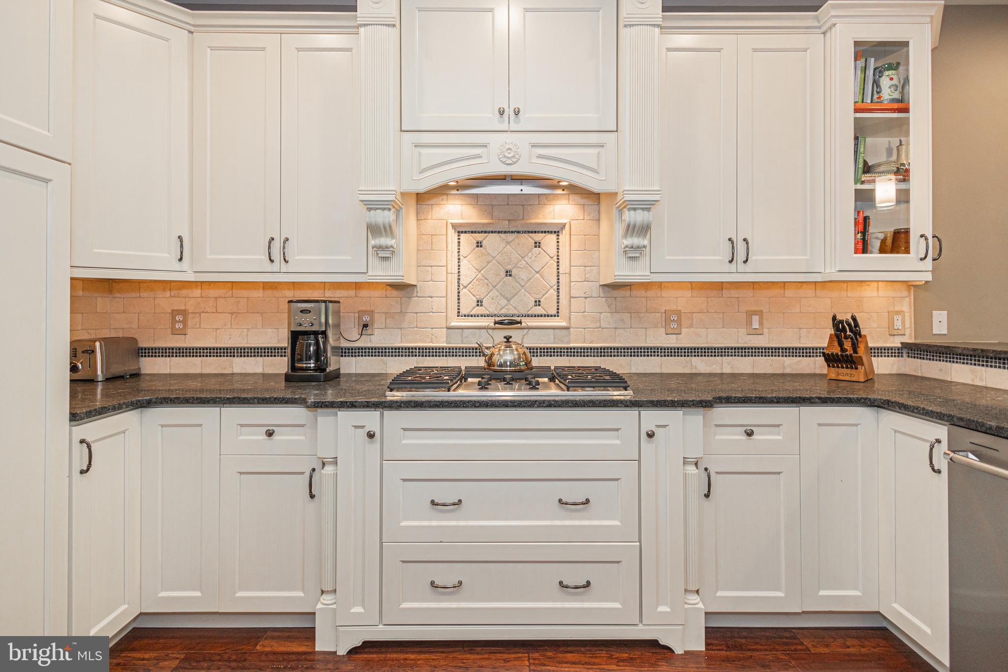 DELANCEY COURT - Residential