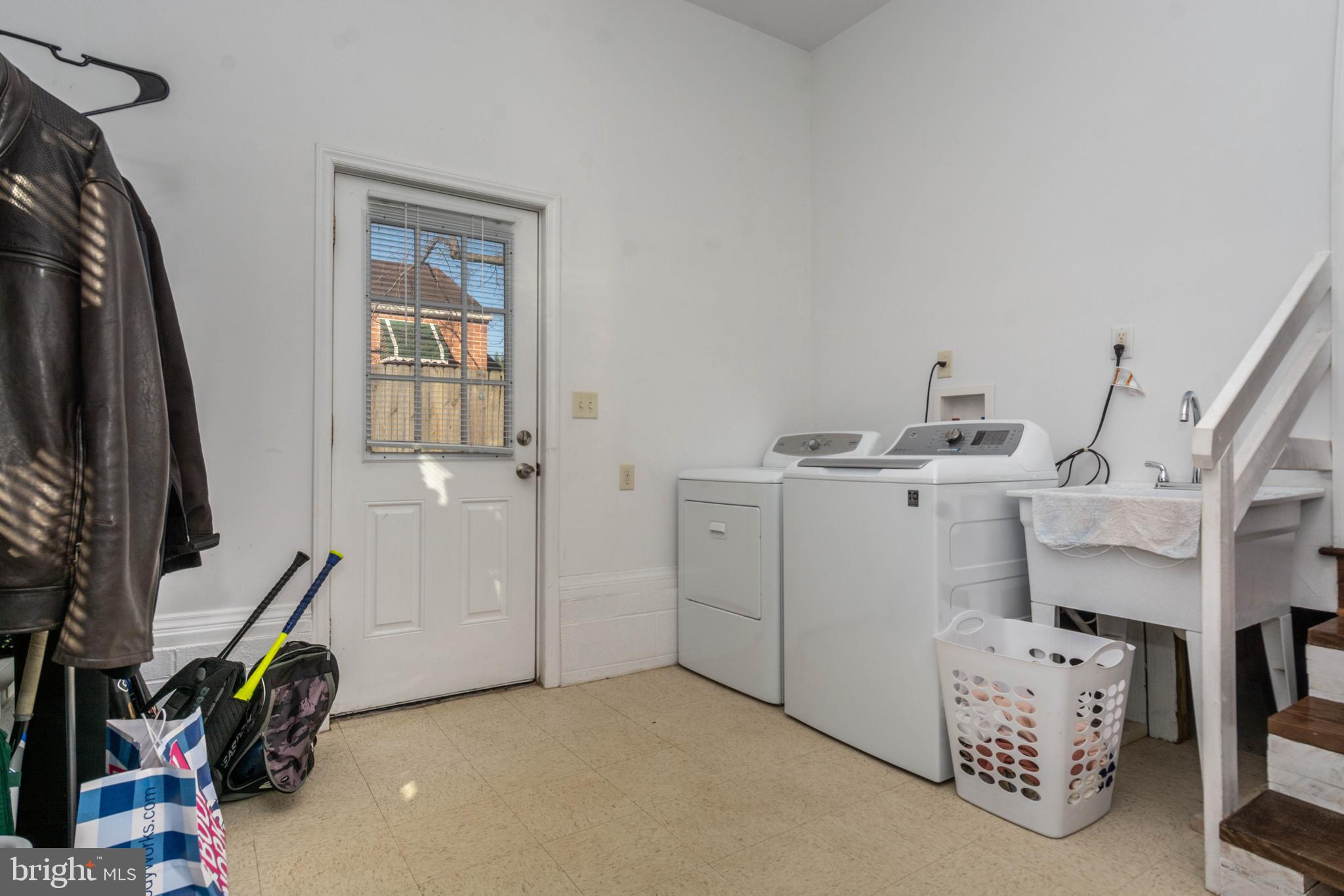 WILLOWDALE - Residential