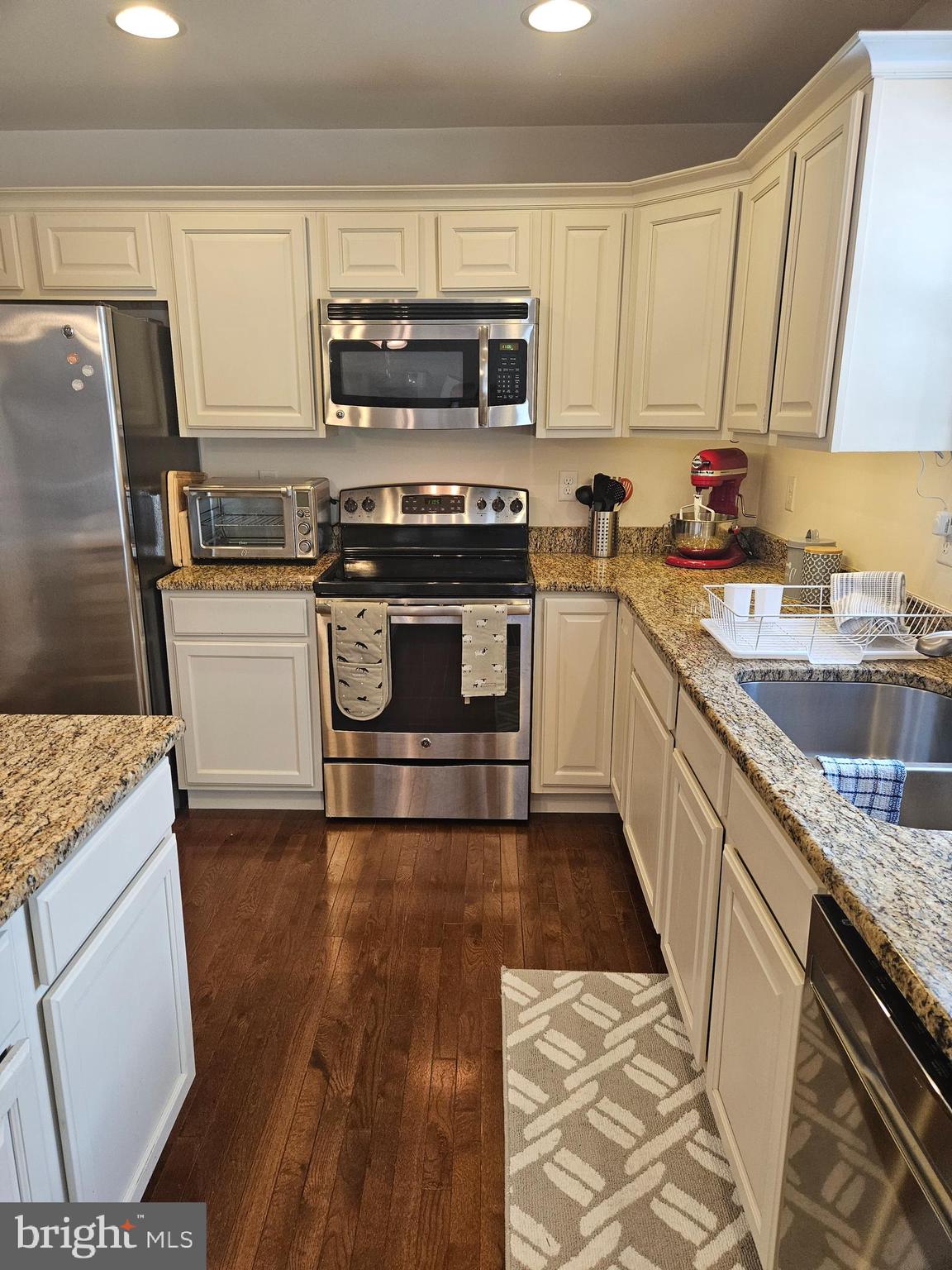 AVALON SHORES - Residential