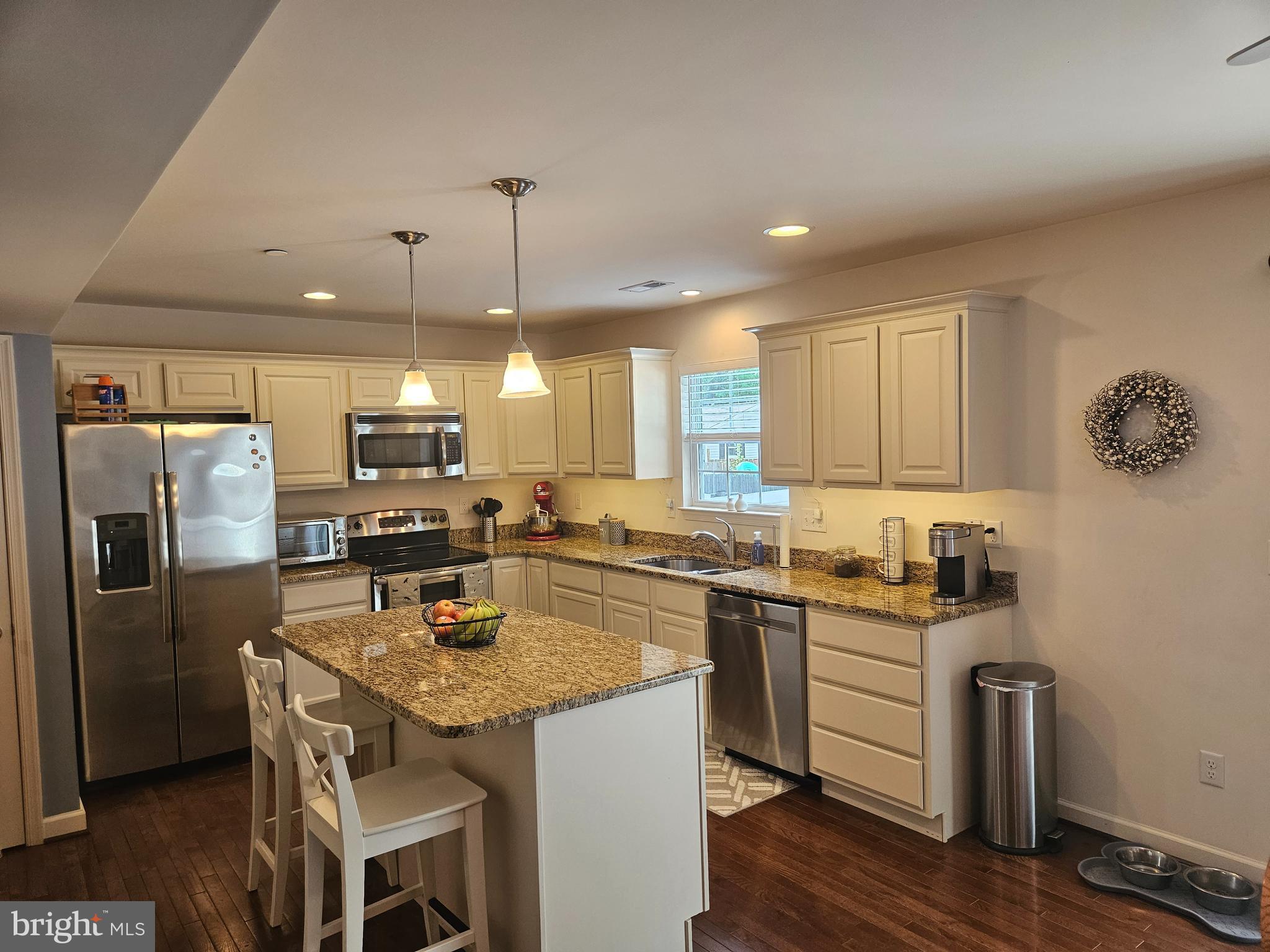 AVALON SHORES - Residential