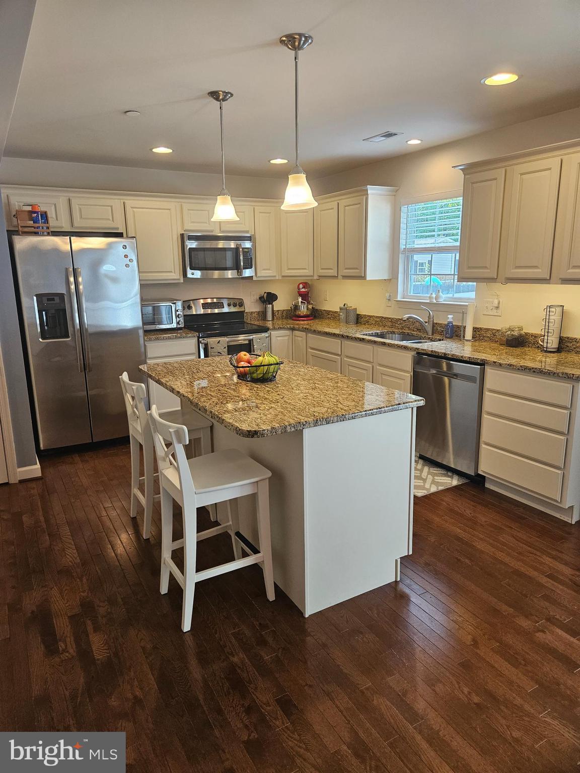 AVALON SHORES - Residential