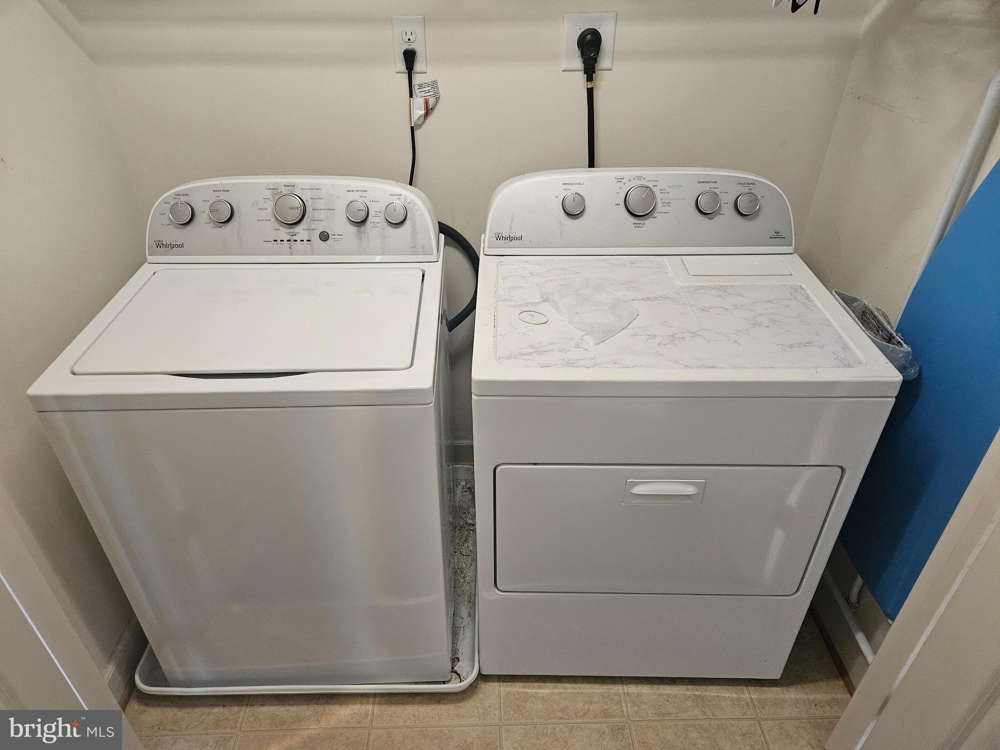 AVALON SHORES - Residential