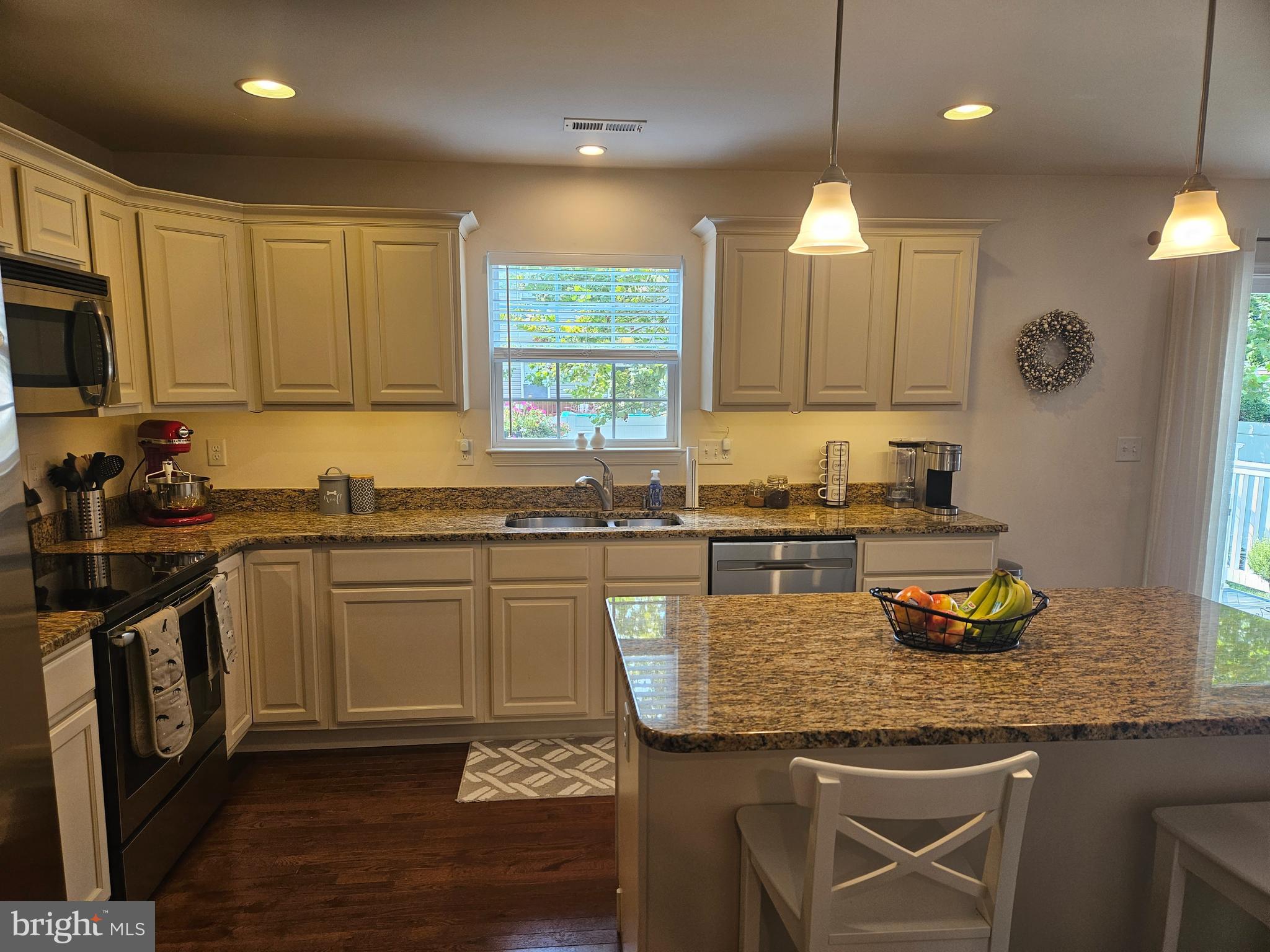 AVALON SHORES - Residential