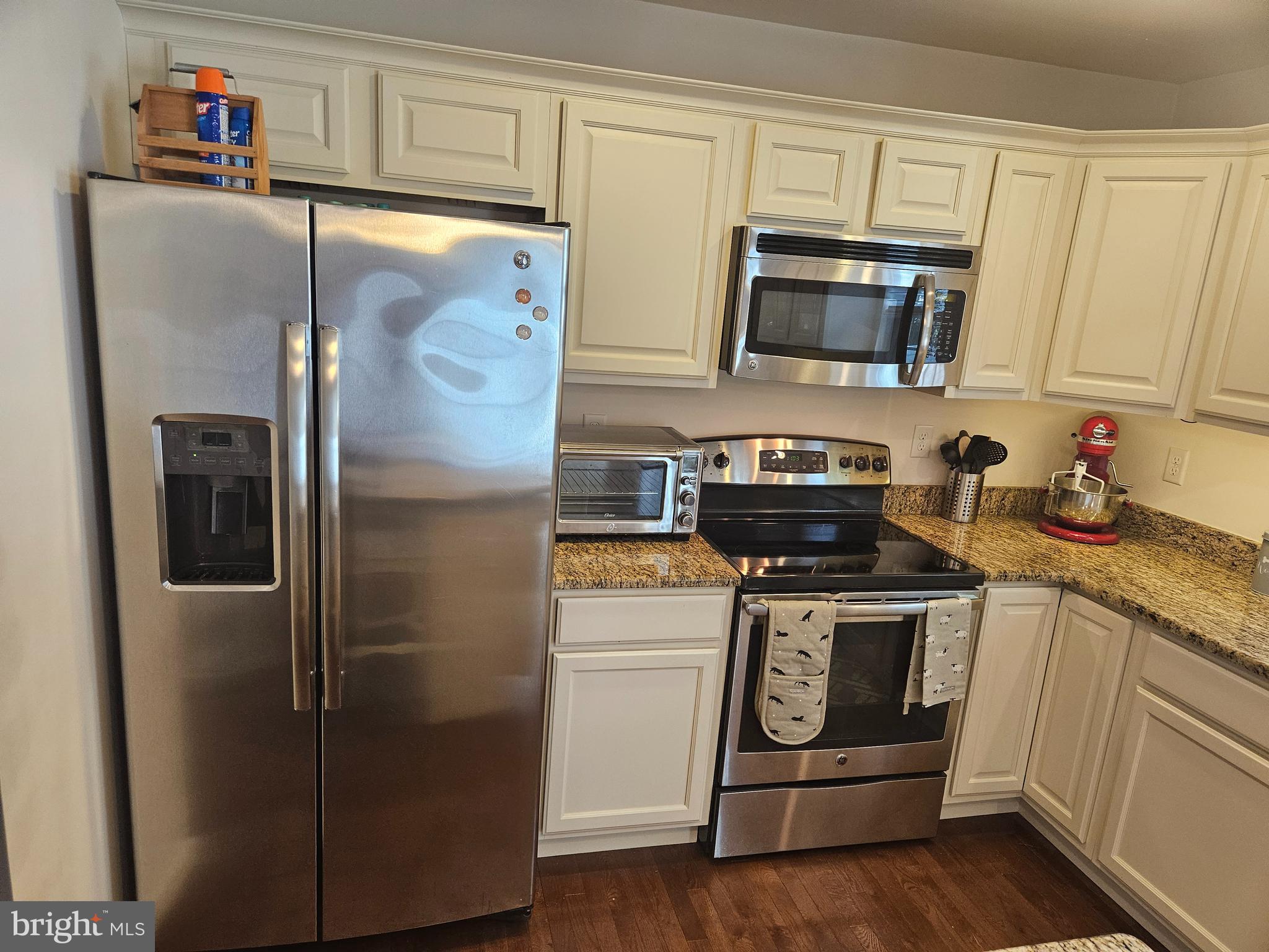 AVALON SHORES - Residential