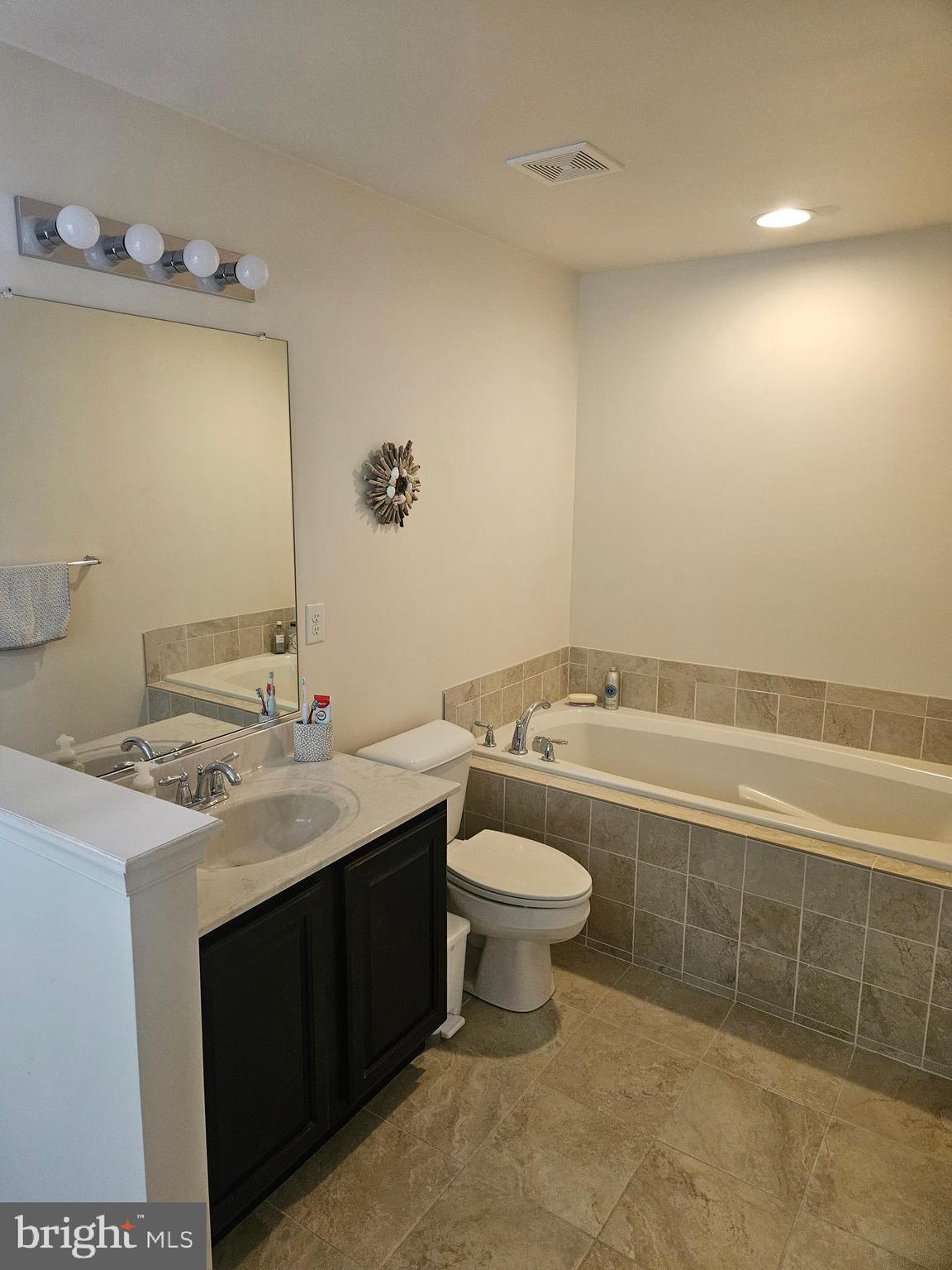 AVALON SHORES - Residential