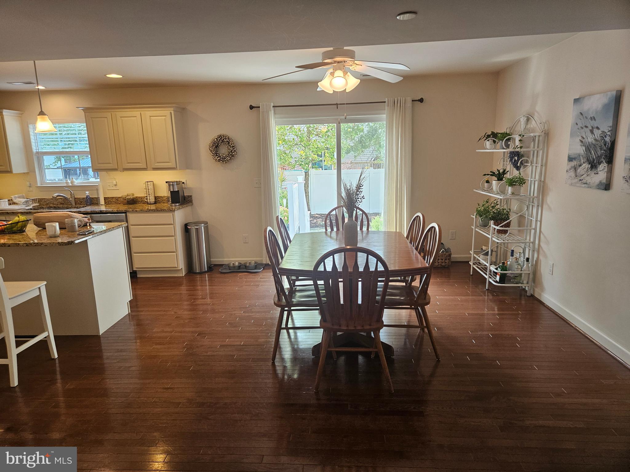 AVALON SHORES - Residential