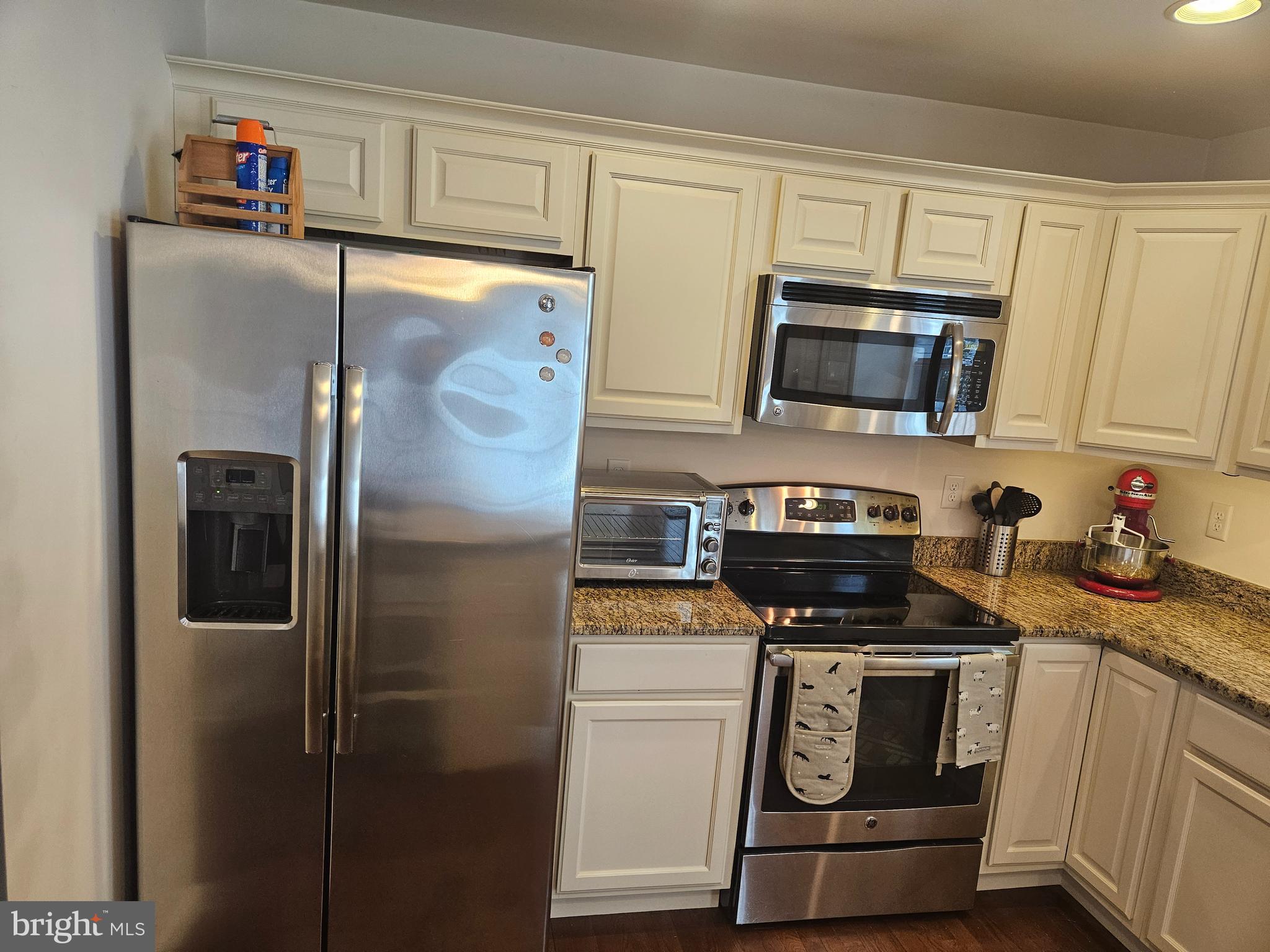 AVALON SHORES - Residential