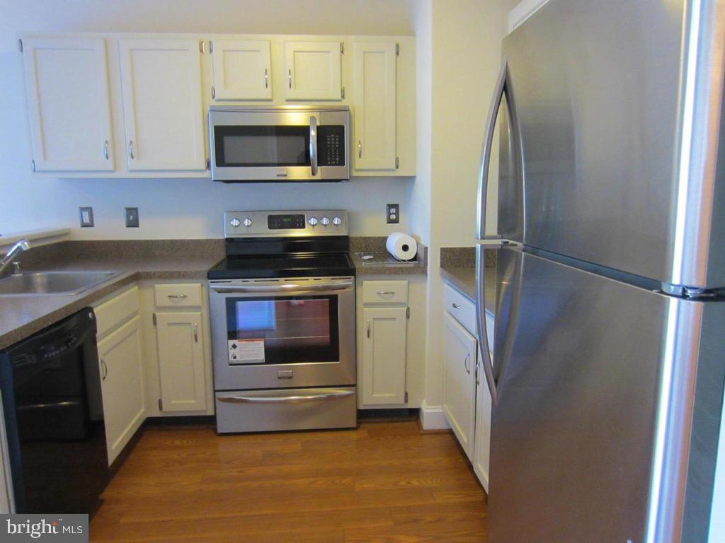 STONE RIVER - Residential Lease