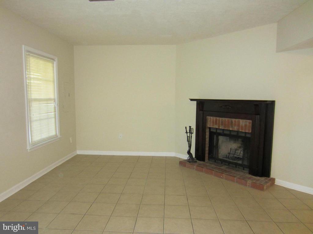 STONE RIVER - Residential Lease