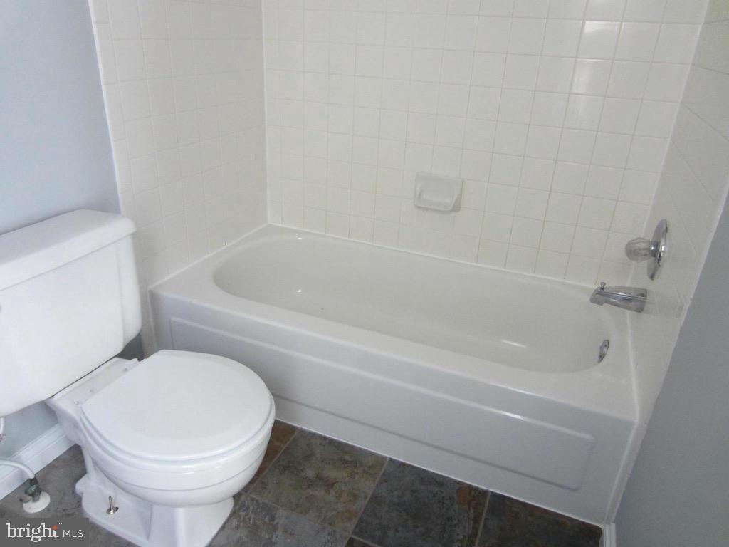 STONE RIVER - Residential Lease