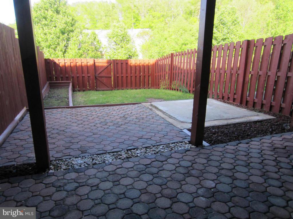 STONE RIVER - Residential Lease