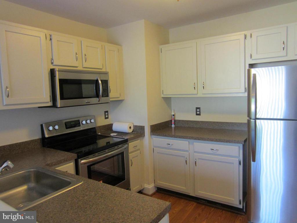 STONE RIVER - Residential Lease