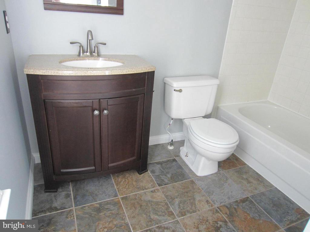 STONE RIVER - Residential Lease