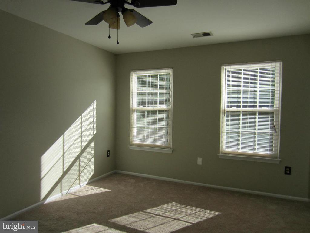 STONE RIVER - Residential Lease