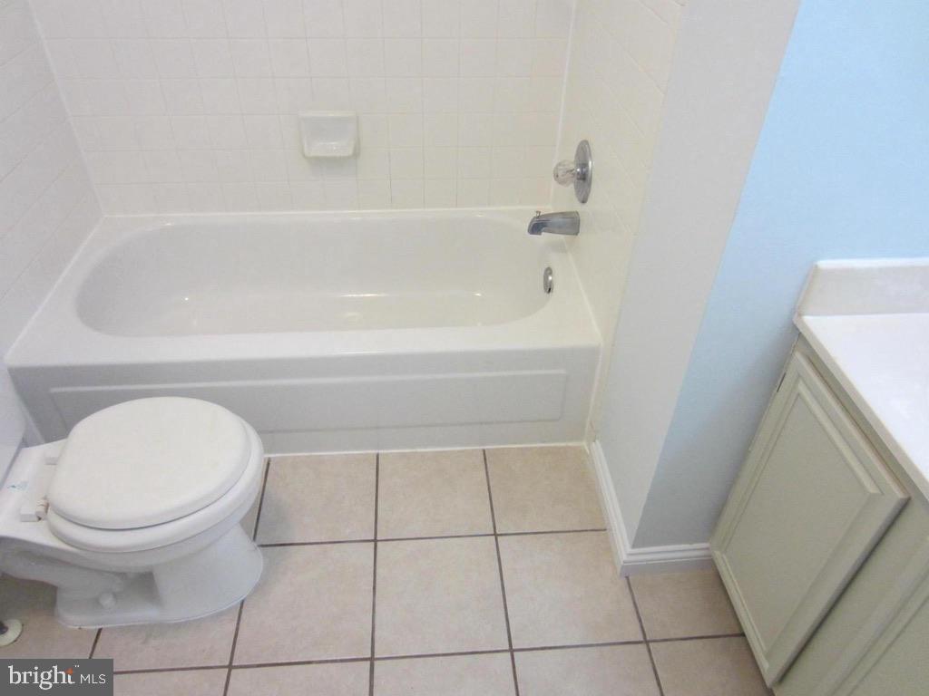 STONE RIVER - Residential Lease