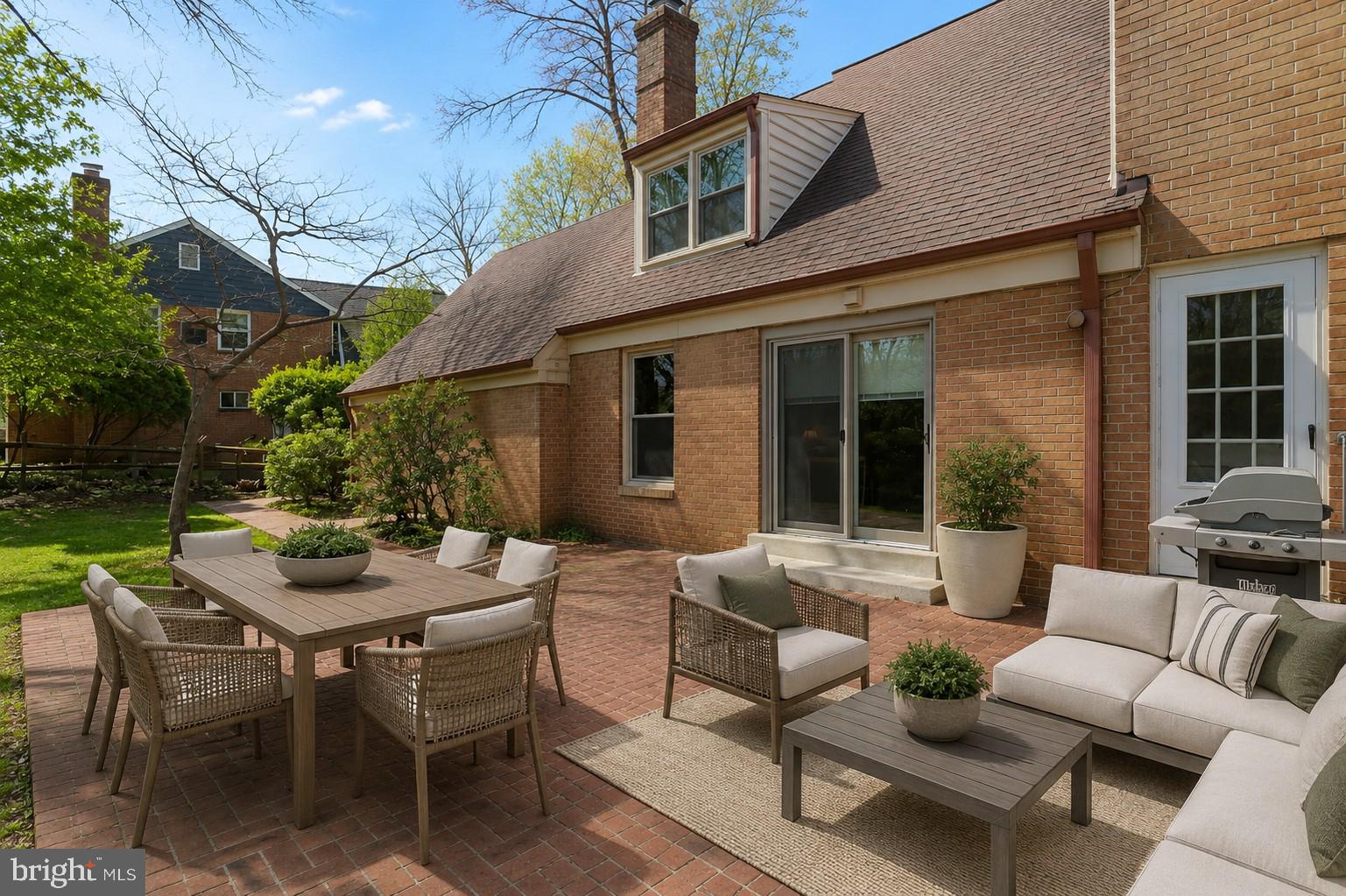 11209 FARMLAND DRIVE