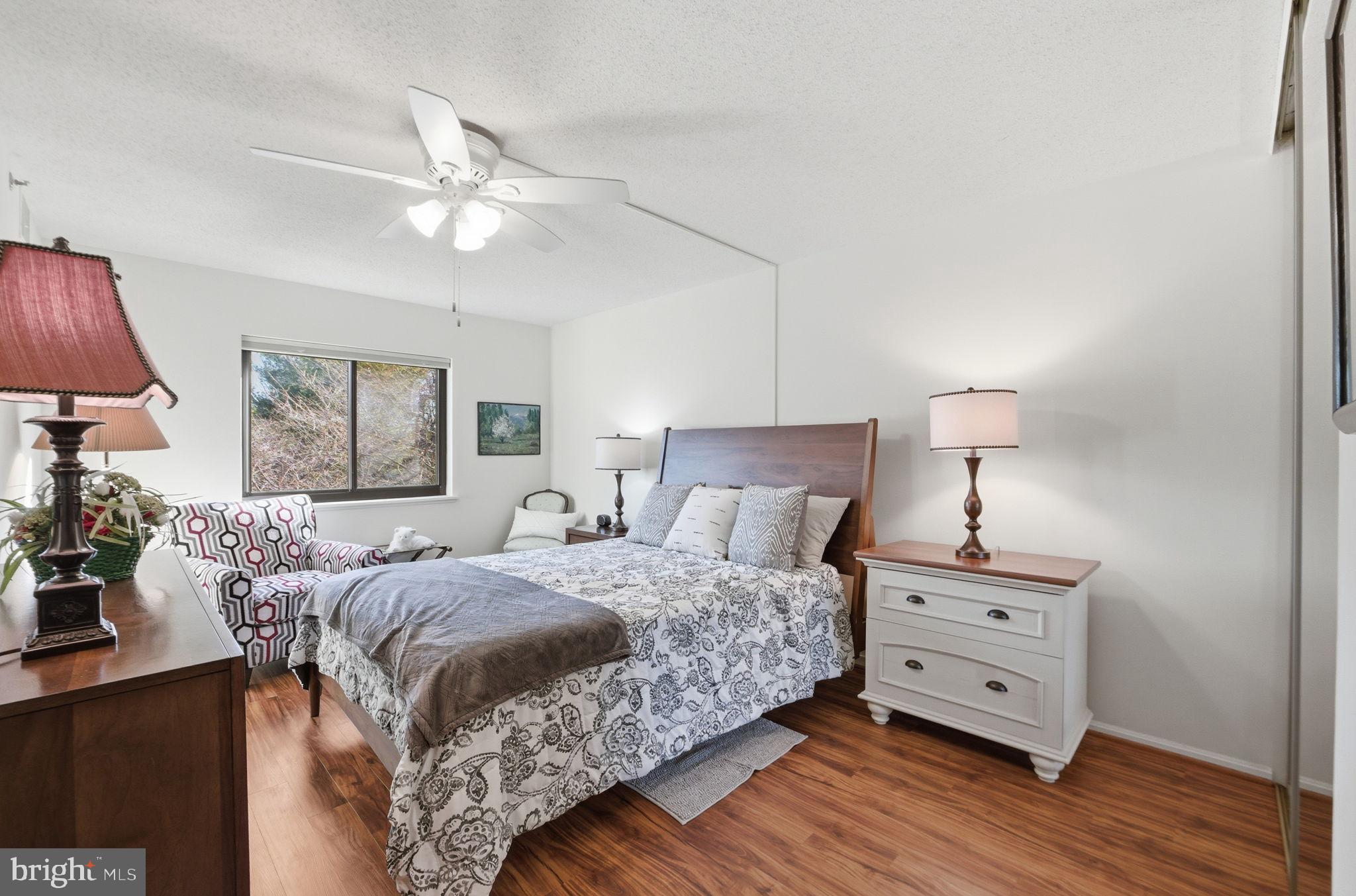 LEISURE WORLD - Residential