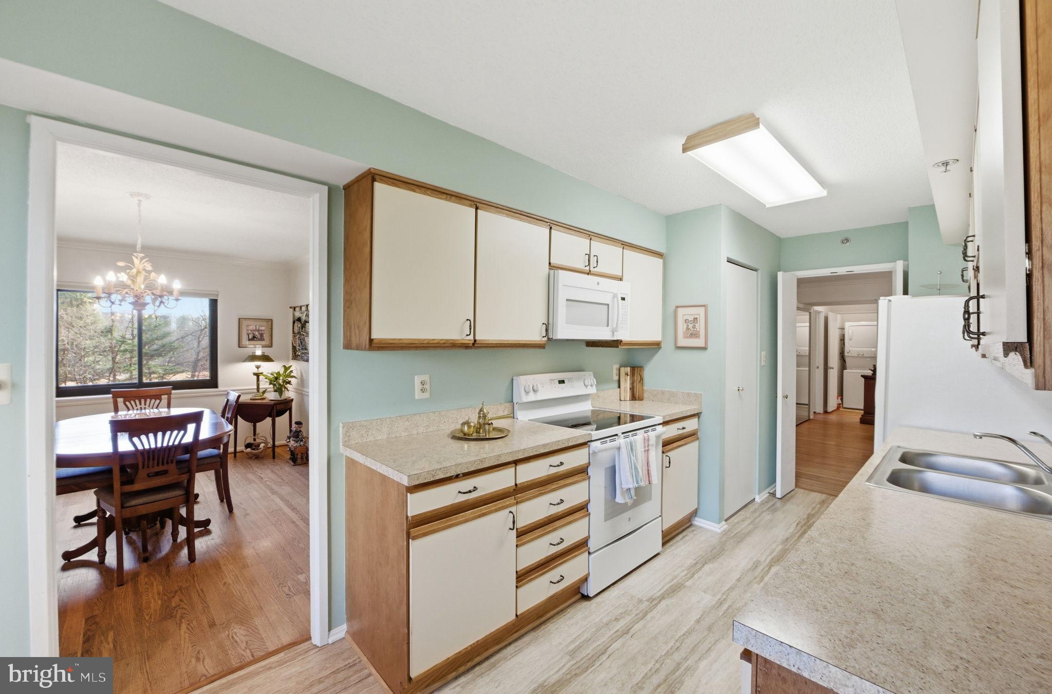 LEISURE WORLD - Residential