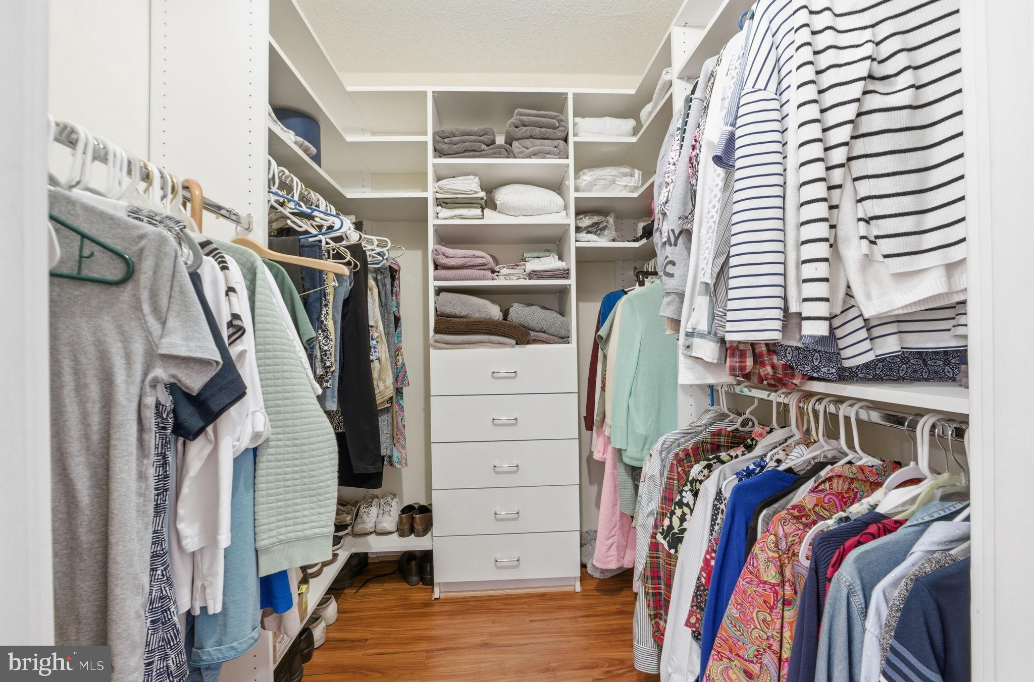 LEISURE WORLD - Residential