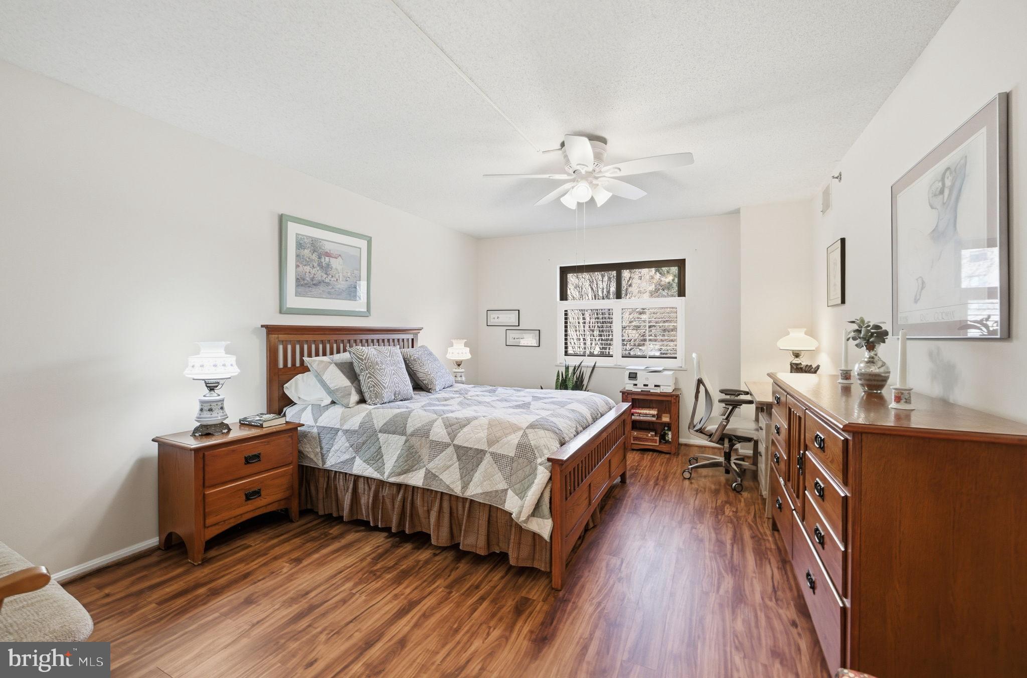 LEISURE WORLD - Residential