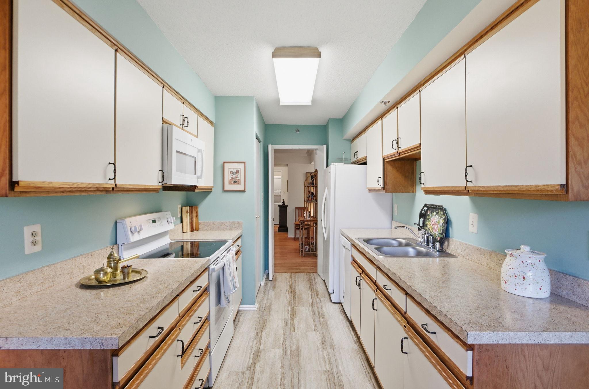 LEISURE WORLD - Residential