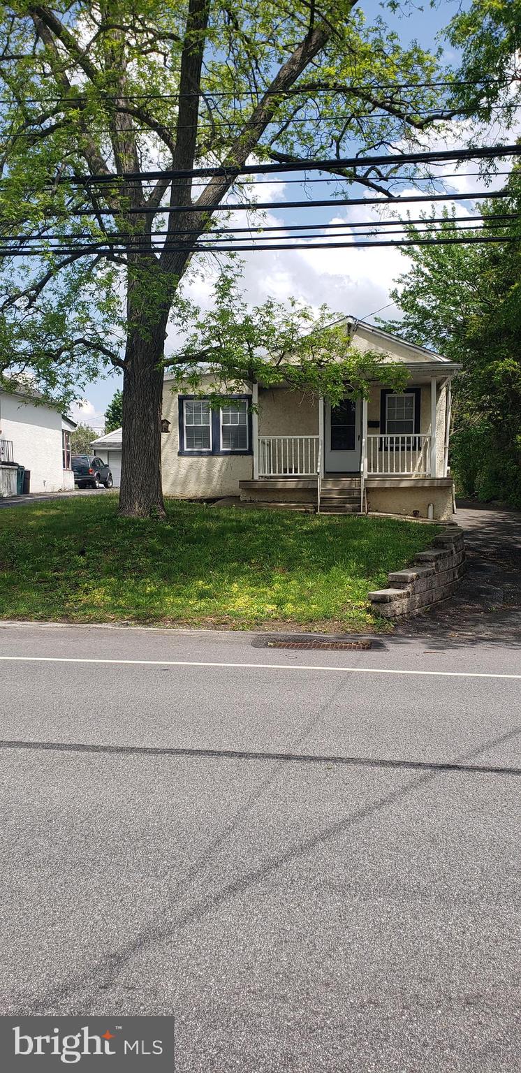 316 E NORTH LANE