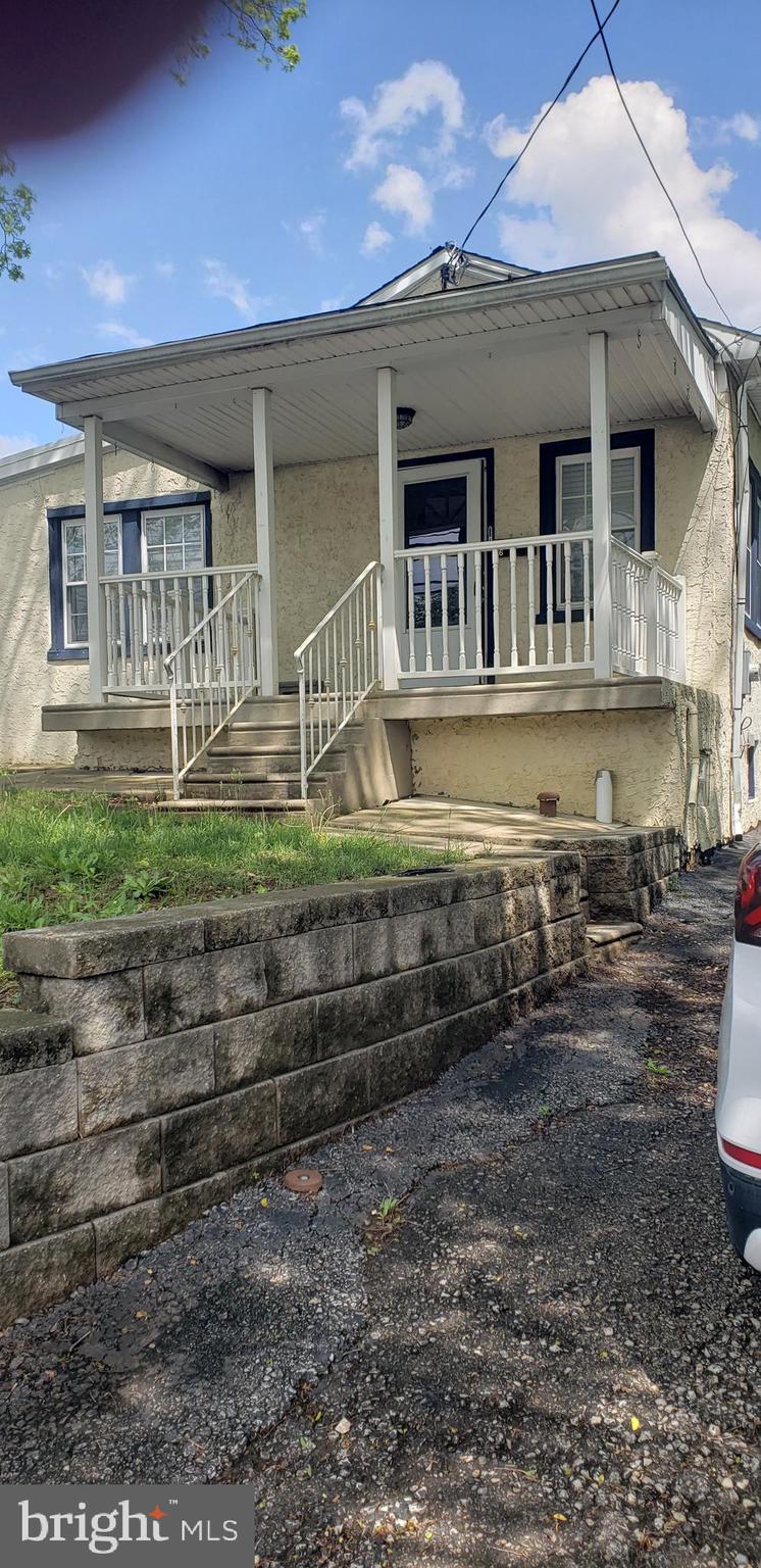 316 E NORTH LANE