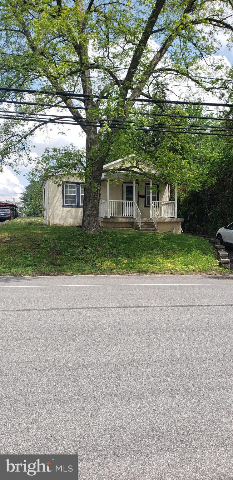 316 E NORTH LANE