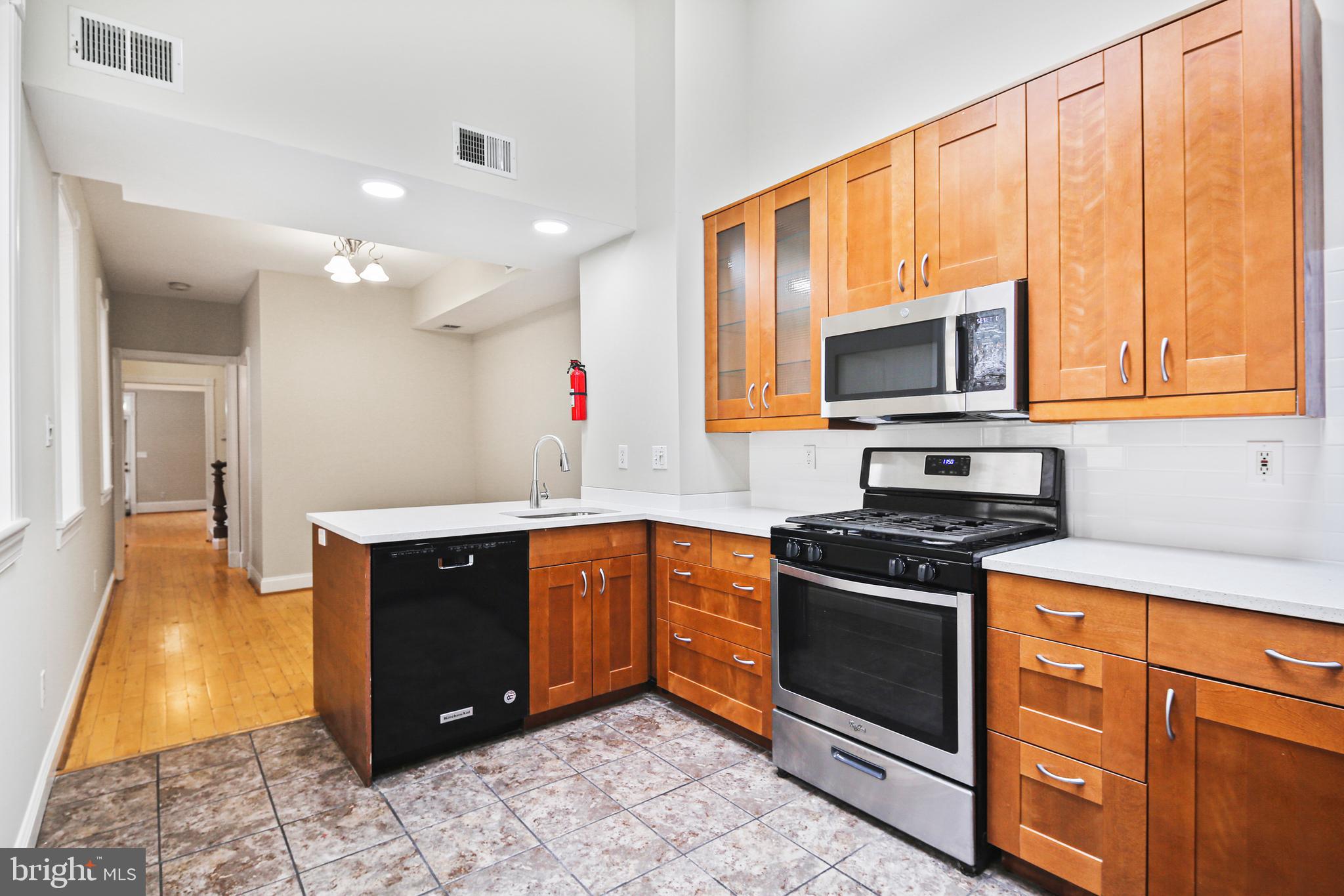 BUTCHERS HILL - Residential Lease