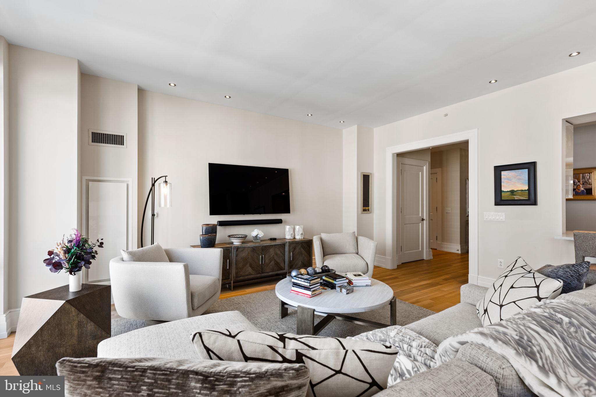 RITTENHOUSE SQUARE - Residential