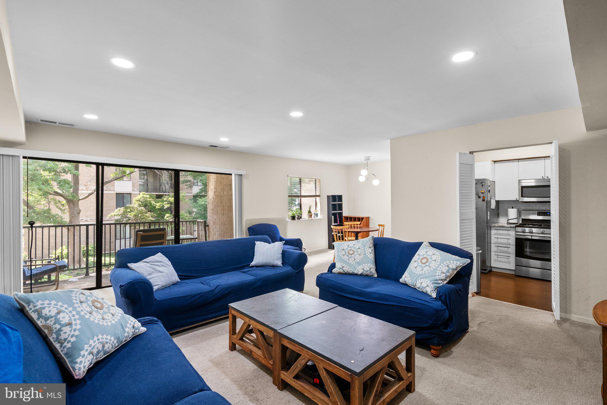 AMERICANA CENTRE - Residential