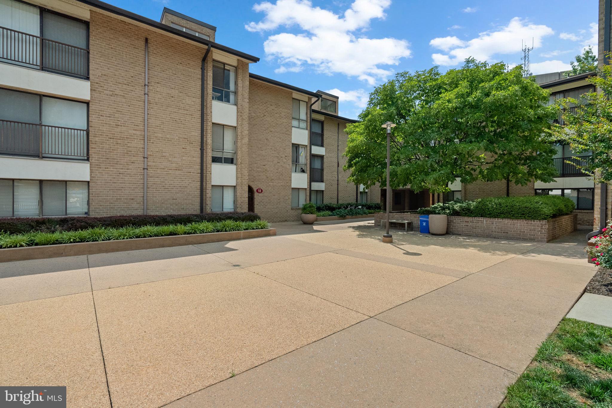 AMERICANA CENTRE - Residential