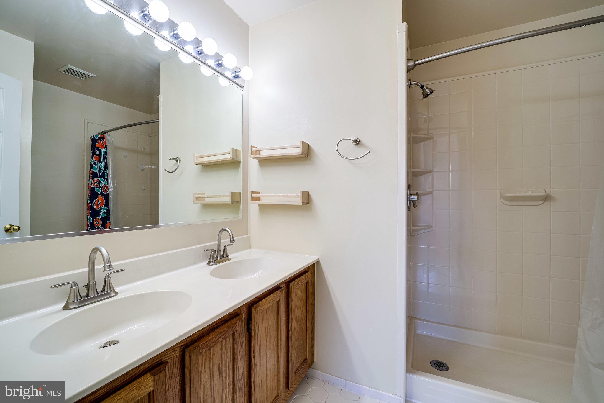 KINGSTOWNE - Residential