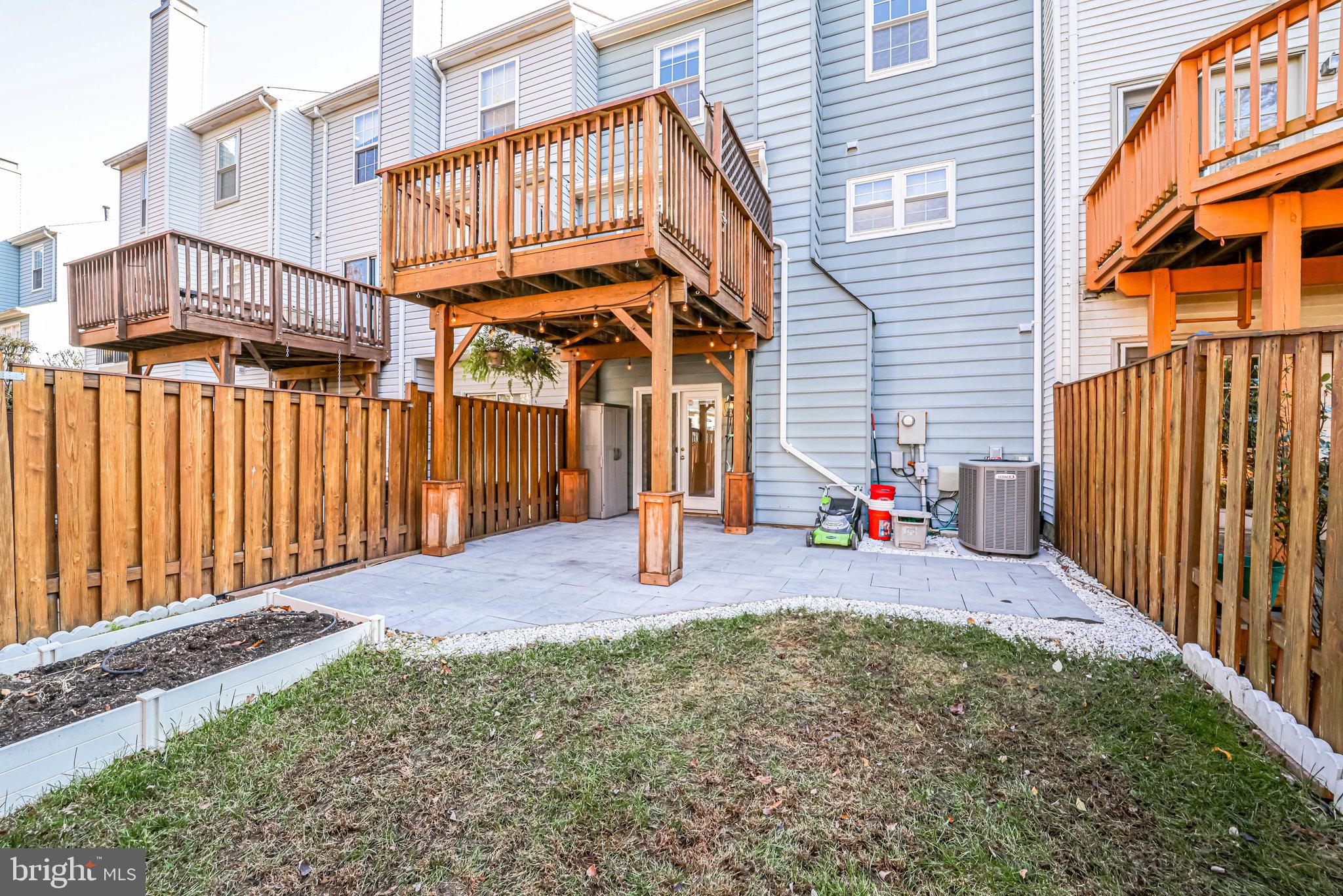 KINGSTOWNE - Residential