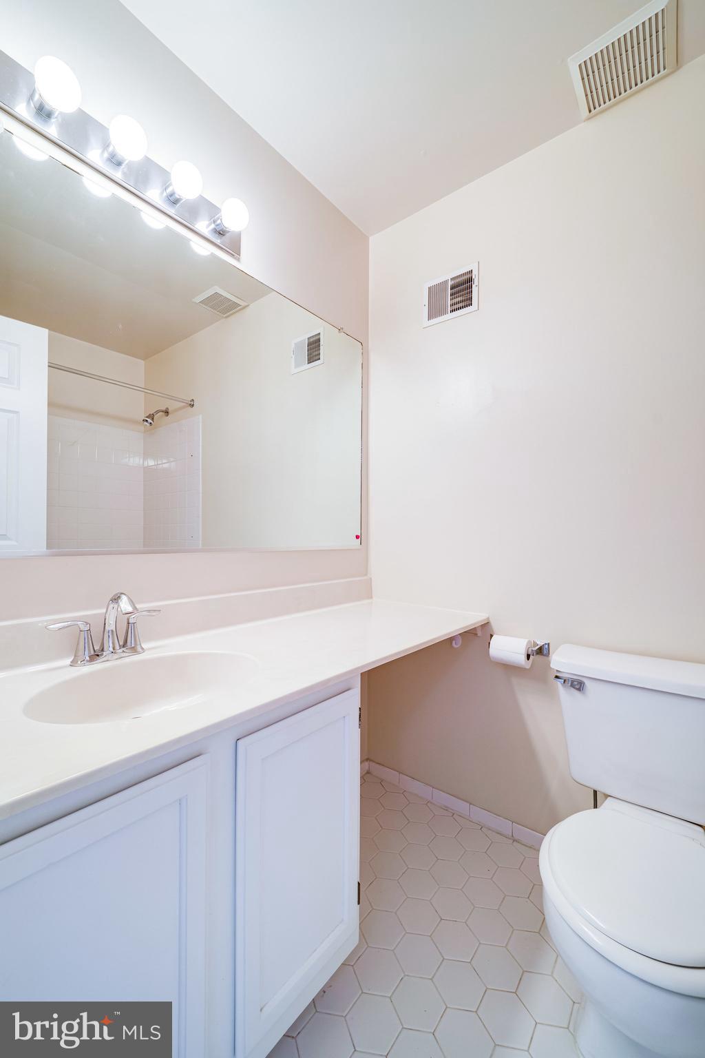 KINGSTOWNE - Residential