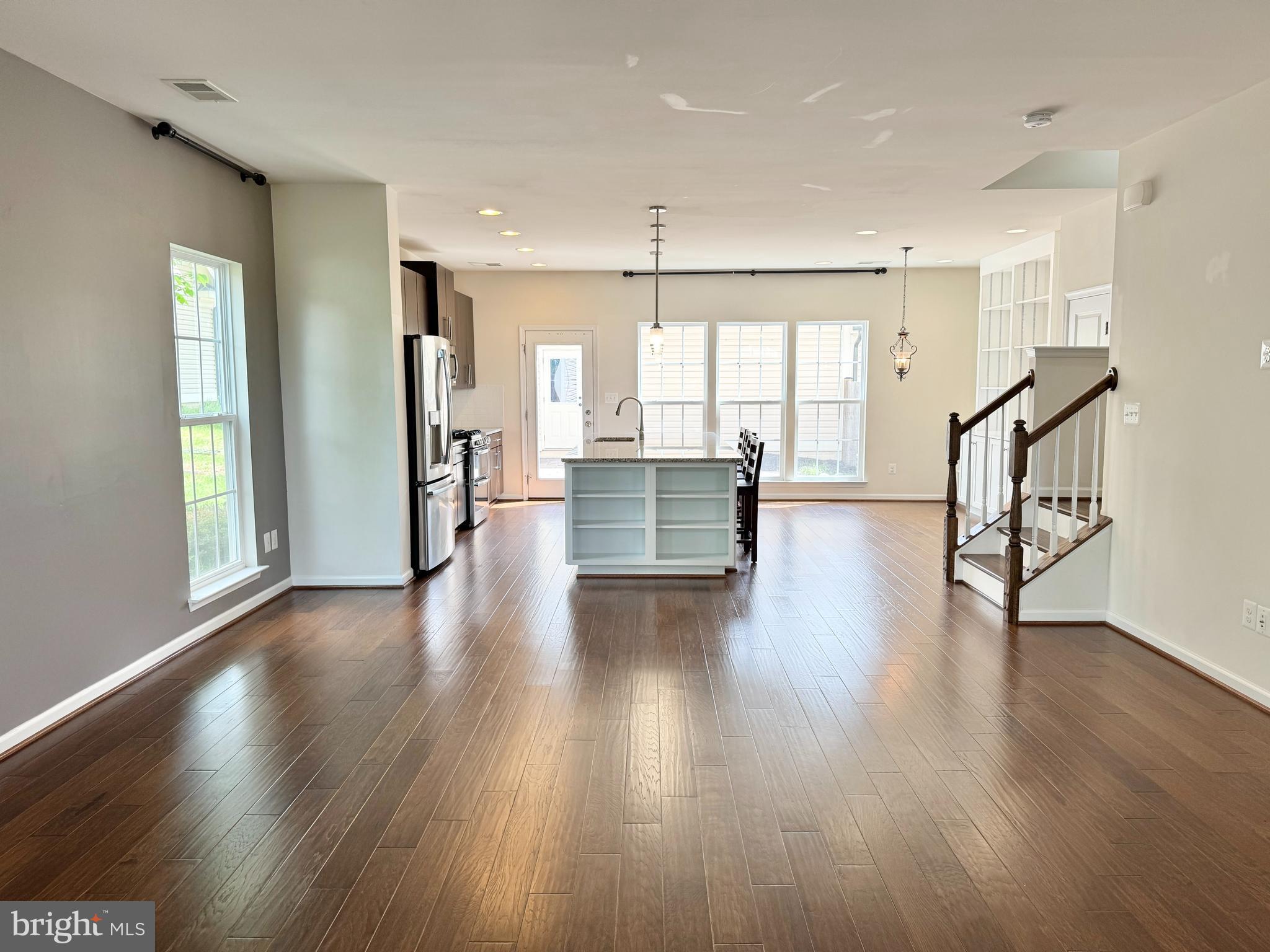 EMBREY MILL - Residential Lease