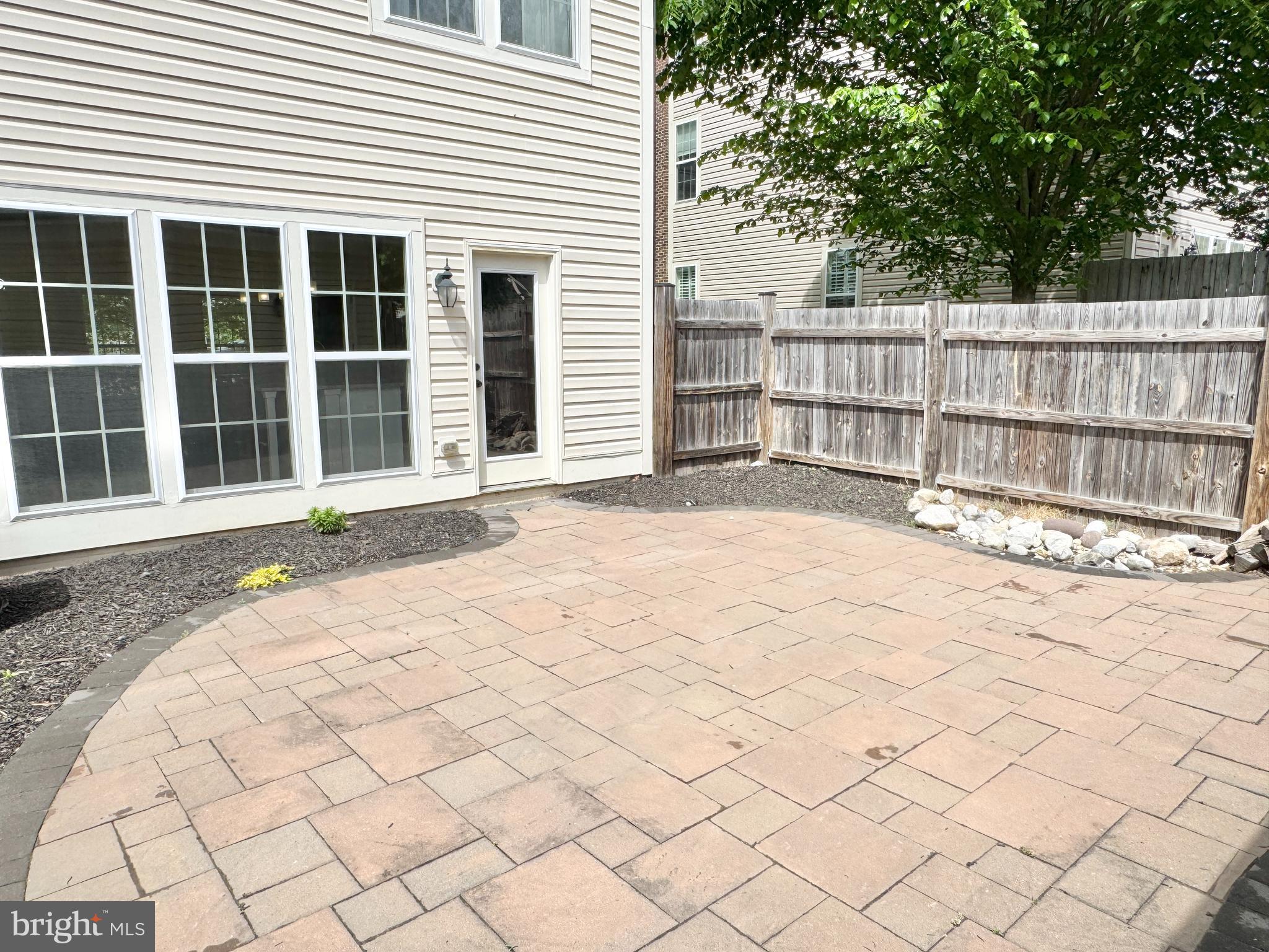 EMBREY MILL - Residential Lease