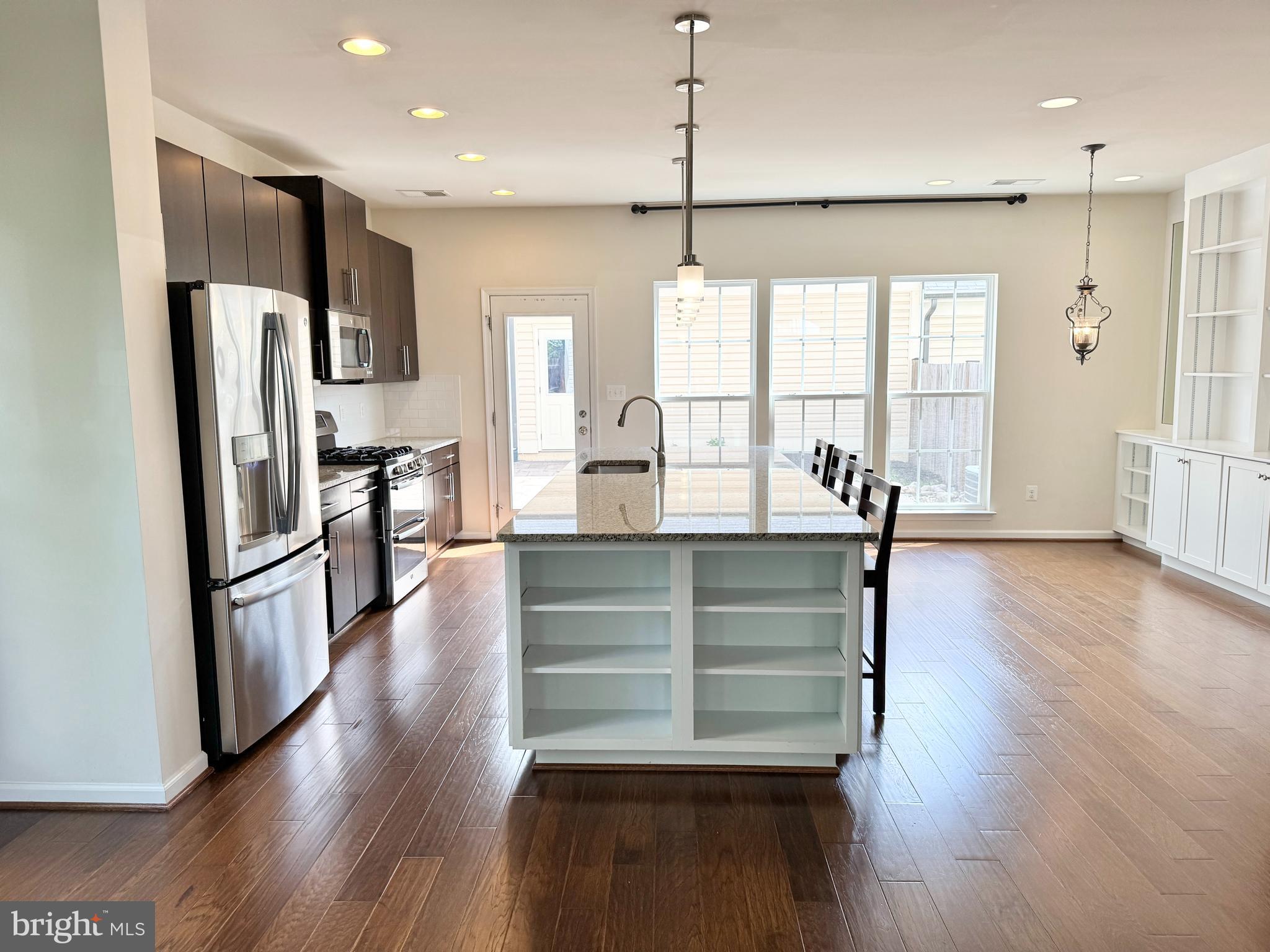 EMBREY MILL - Residential Lease