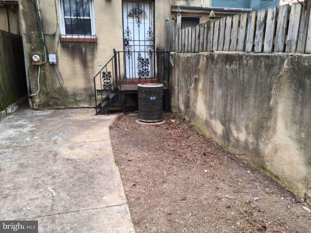 SANDTOWN-WINCHESTER - Residential