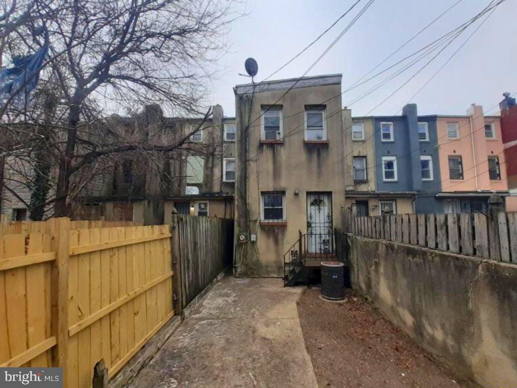 SANDTOWN-WINCHESTER - Residential