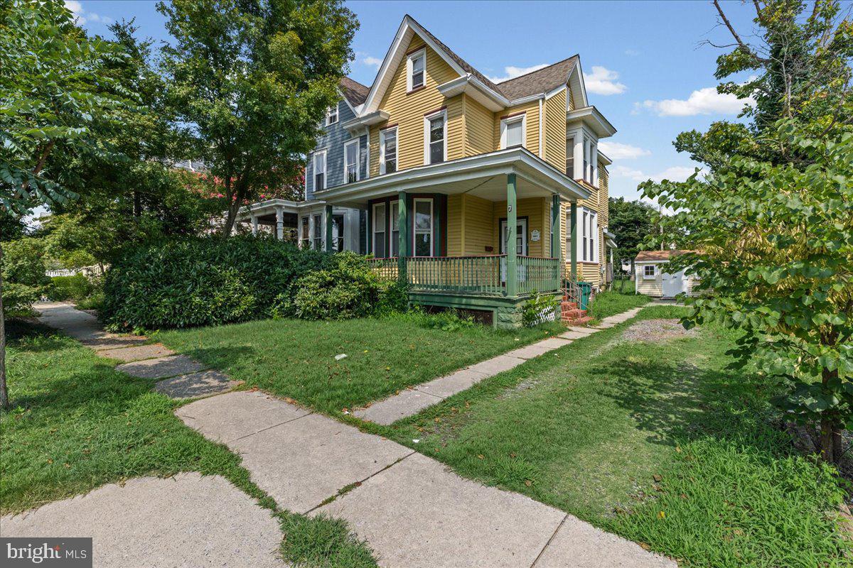 7 N EAST AVENUE