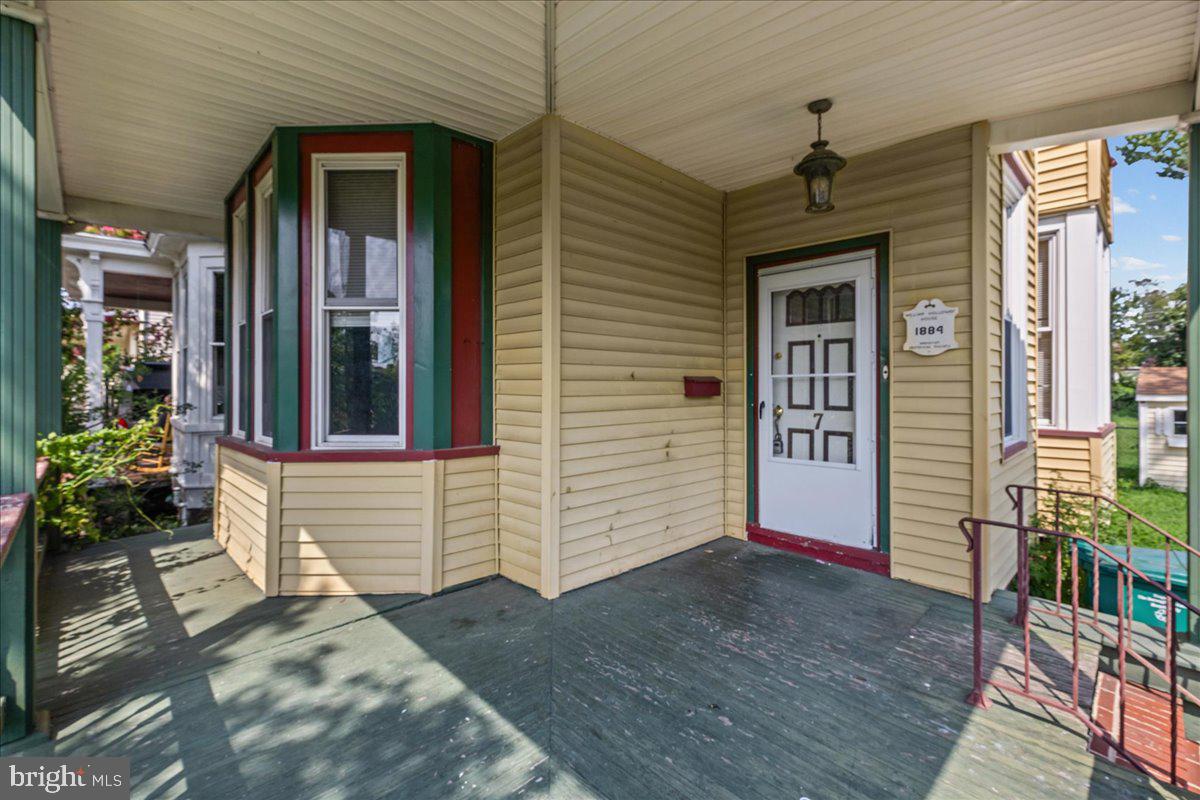 7 N EAST AVENUE