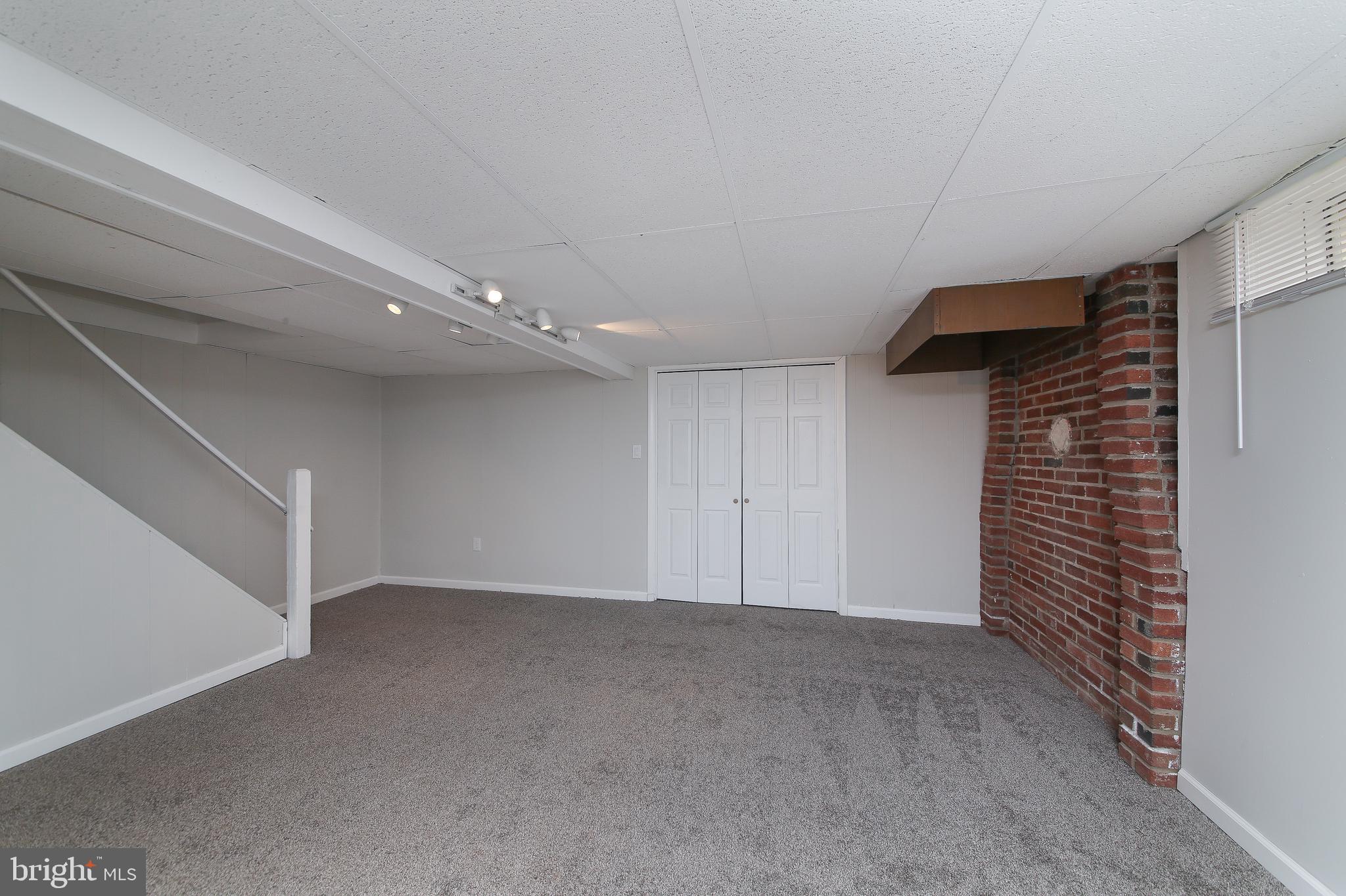 SANDY RIDGE TWINS - Residential Lease